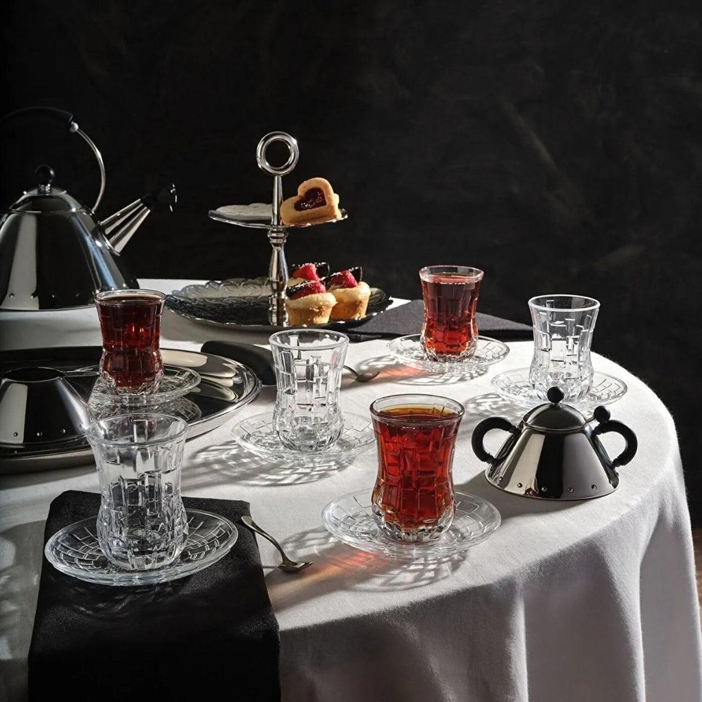 ط استكانة شاي بالطبق اتينا